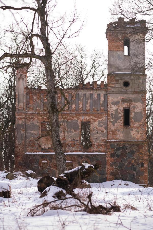 Отель Dwor Woskrzenice Бяла-Подляска Экстерьер фото